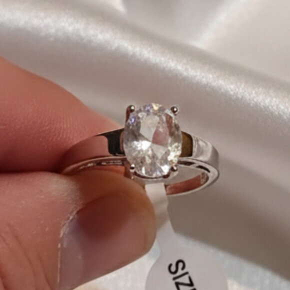 White Sapphire 2 Carat Solitaire Silver Tone Fashion Ring Size 7 NWOT - Picture 6 of 8